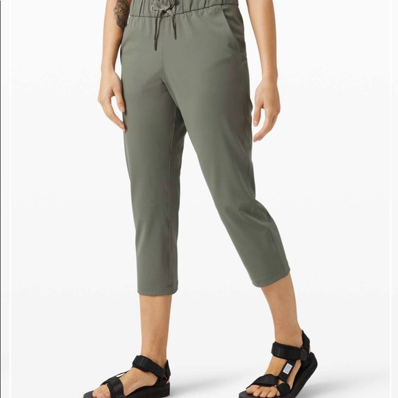 lululemon athletica Pants - Lululemon On The Fly Crop 23” Pants Size 4